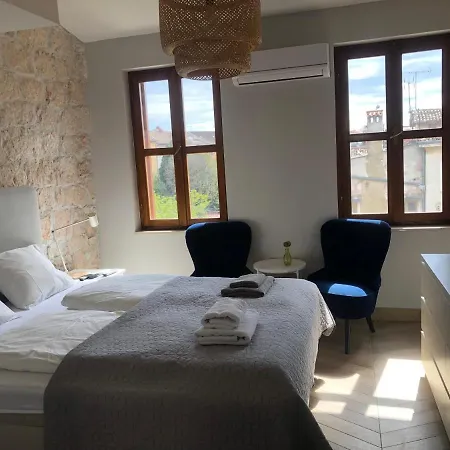De Luxe In The Heart Of The *